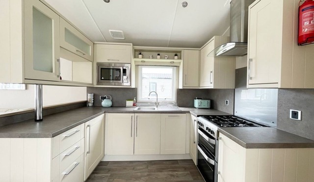 11 Porth Valley Retreat is a beautiful and modern 6 berth caravan