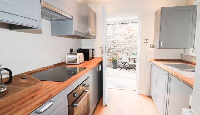 14 FRONT STREET, with open fire in Corbridge
