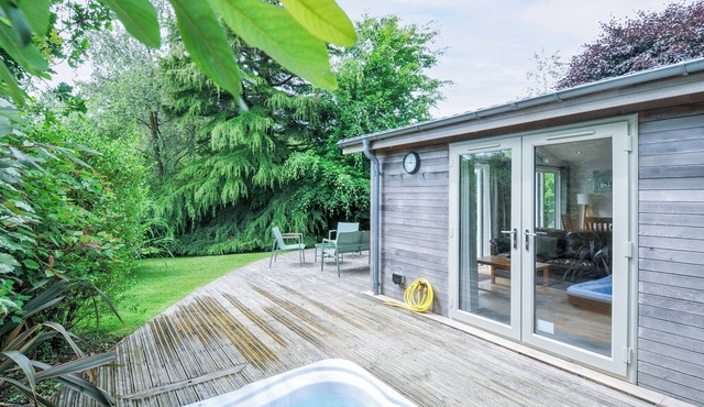 15 HORIZON VIEW, pet friendly, luxury holiday cottage in Dobwalls