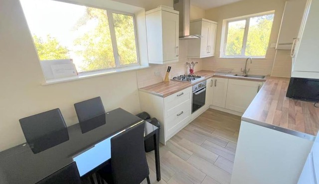 2-bed Flat - Wallington - 6min walk to station