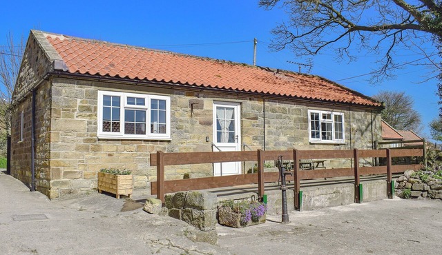 2 bedroom accommodation in Borrowby, near Staithes