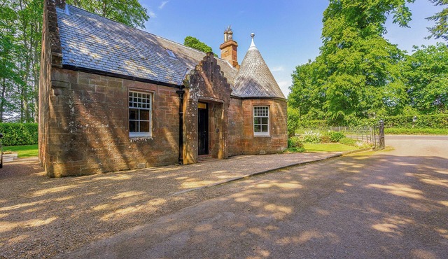 2 bedroom accommodation in Blairgowrie
