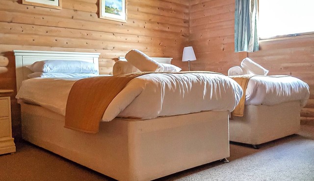 2 bedroom accommodation in Llandeilo, Nr Carmarthen