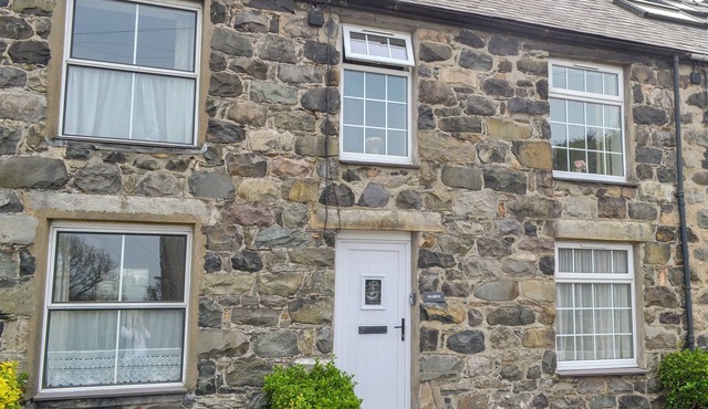 2 bedroom accommodation in Clynnog-Fawr, near Criccieth