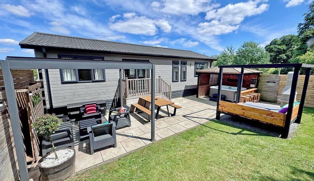2 bedroom accommodation in Raywell, Beverley
