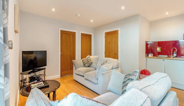 2 bedroom accommodation in Low Hunsley, Cottingham