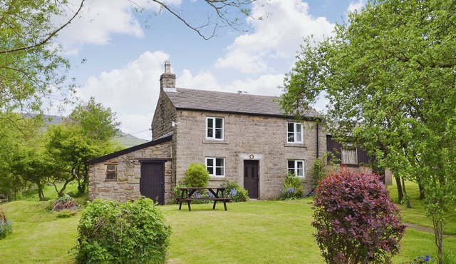 2 bedroom accommodation in Hope Valley