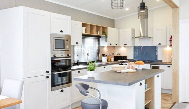 2 bedroom accommodation in Lowestoft