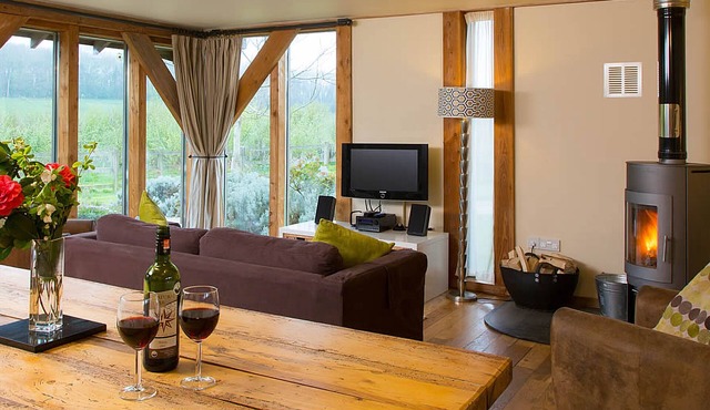 2 bedroom accommodation in Holbeton