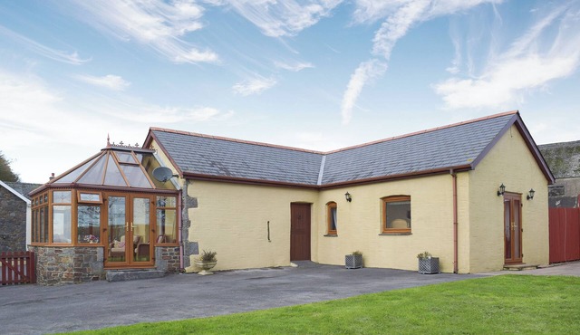 2 bedroom accommodation in Ludchurch, near Narberth
