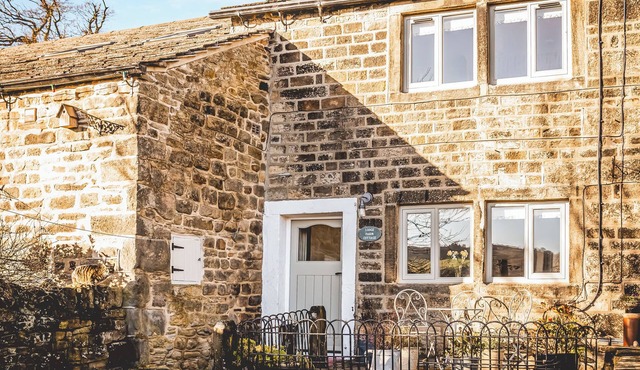 2 bedroom accommodation in Haworth