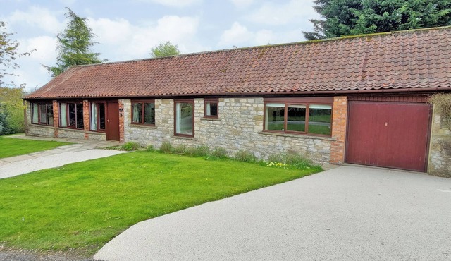 2 bedroom accommodation in Oswaldkirk, near Helmsley