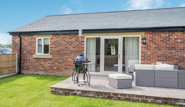 2 bedroom accommodation in Lytham