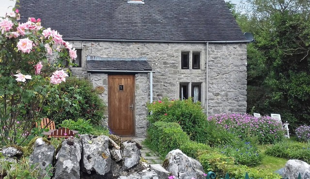 2 bedroom accommodation in Aldwark, near Matlock