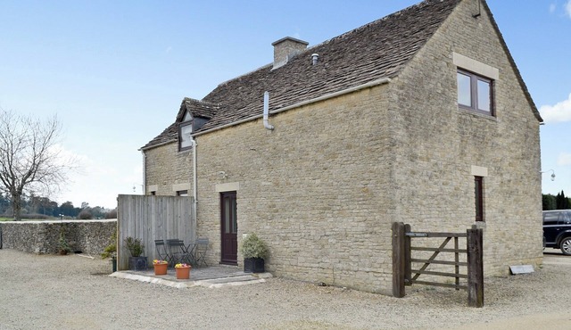 2 bedroom accommodation in Westonbirt, near Tetbury
