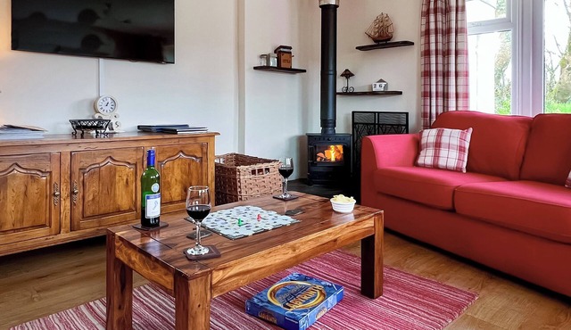 2 bedroom accommodation in Coads Green, near Launceston