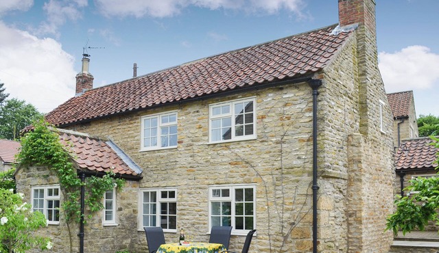 2 bedroom accommodation in Welburn, near York