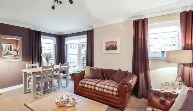 2 Bedroom Apartment, Quiet area with lift & parking