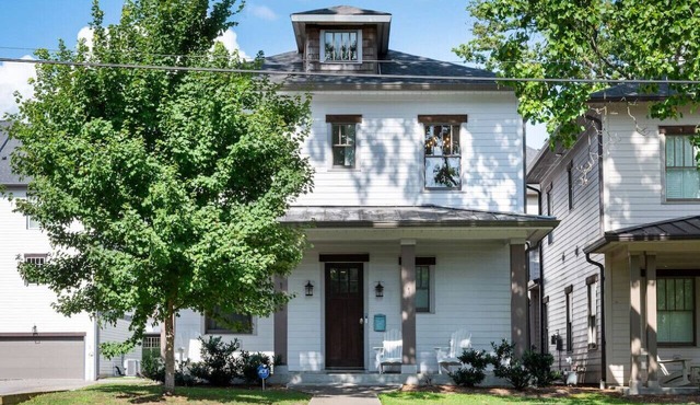 20 Bed Luxury 12 South Bachelorette Pad