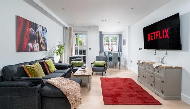 2Bed 2Bath at Hendon - 3 min to Train - 65 Inch TV
