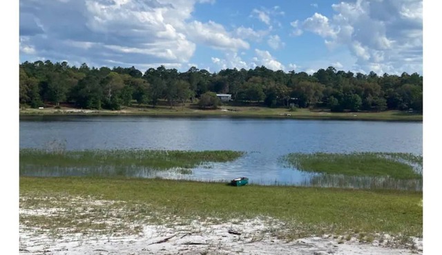 2BR/2BA Quiet Lakefront Cottage in Keystone Heights