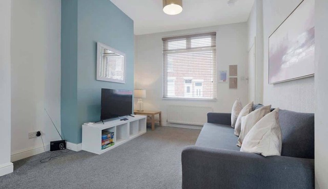 2BR in Brighton Road with WiFi, Parking, Smart TV