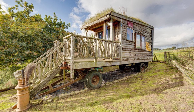 2x Double Bed - Glamping Wagon, Dalby Forest