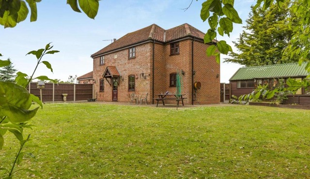 3 Bed in Acle oc-b41410