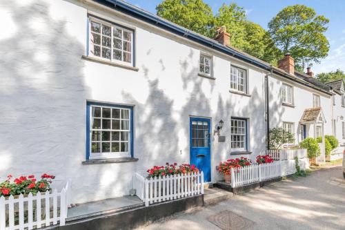 3 Bed in Helford oc-dowrpe