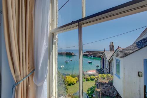 3 Bed in Mousehole oc-gwylan