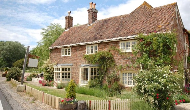 3 Bed in Wimborne oc-thold