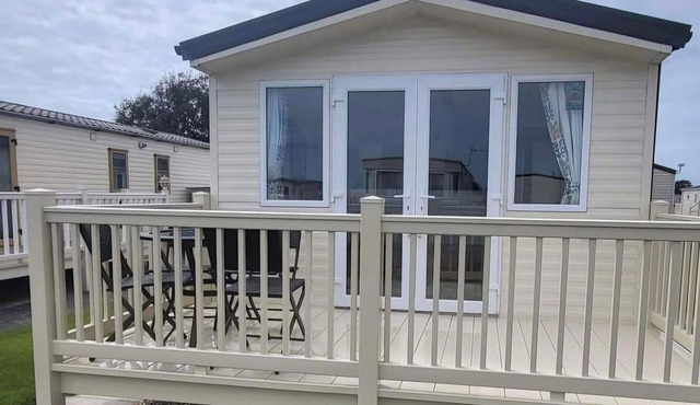 3 Bed - Sleeps 8 - Pet Friendly - Beach