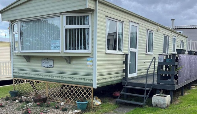 3 Bed - Sleeps 8 - Sea View - Pets - Parking