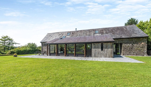 3 bedroom accommodation in Trapp, near Llandeilo