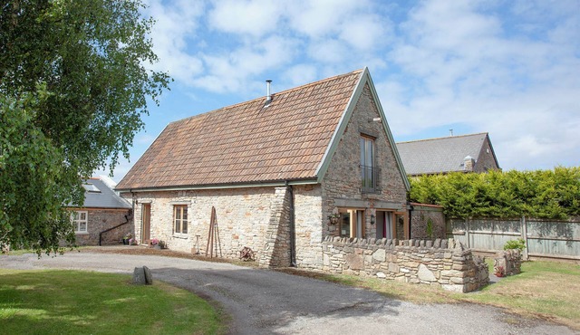 3 bedroom accommodation in Bleadon, near Weston-super-Mare