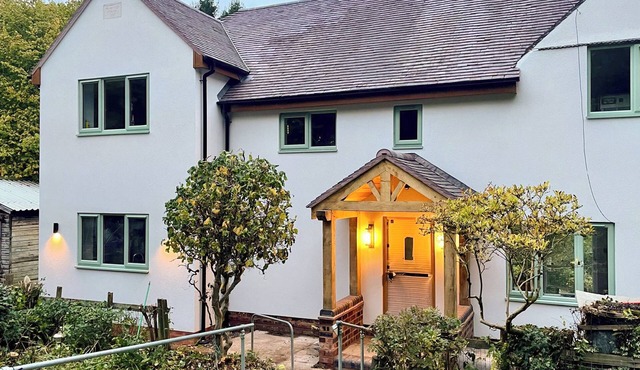 3 bedroom accommodation in Brereton, Cannock Chase