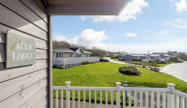 3 bedroom accommodation in Mercia Marina, Willington