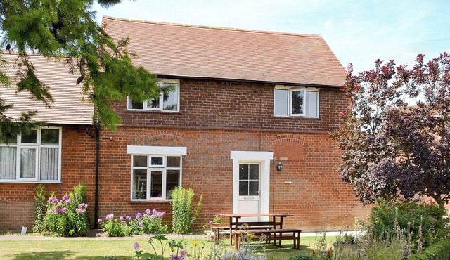 3 bedroom accommodation in Broom, near Biggleswade