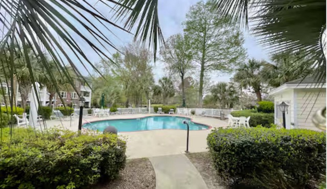 3 Pools, King Bed, Free Netflix, River Walk