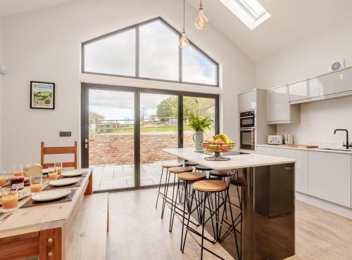 4 Bed in Dunstable oc-93632