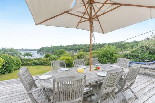 4 Bed in Helford oc-hclith