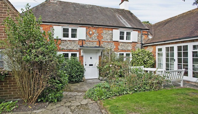 4 bedroom accommodation in West Wittering