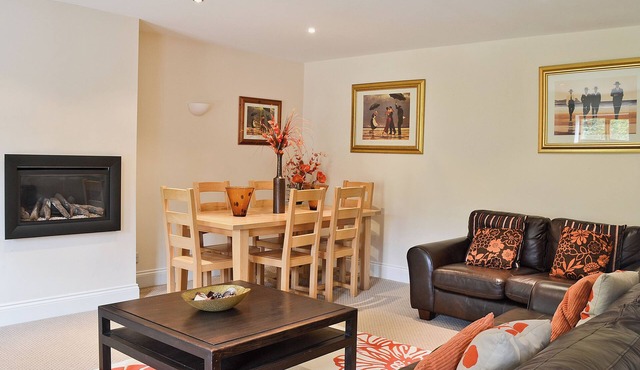 4 bedroom accommodation in Alvechurch