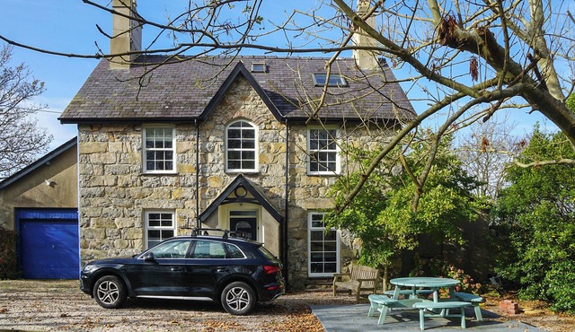 4 bedroom accommodation in Pwllheli