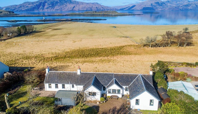 4 bedroom accommodation in Appin