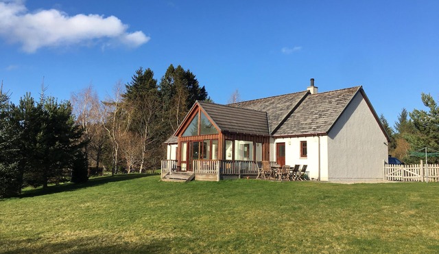 4 bedroom house with large garden in Cairngorms - ideal for families