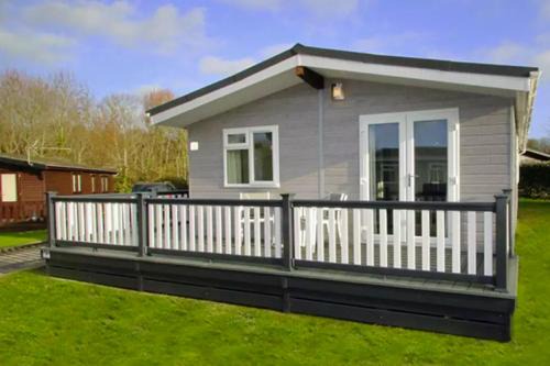 4 Bedroom Superior Lodge with Hot Tub