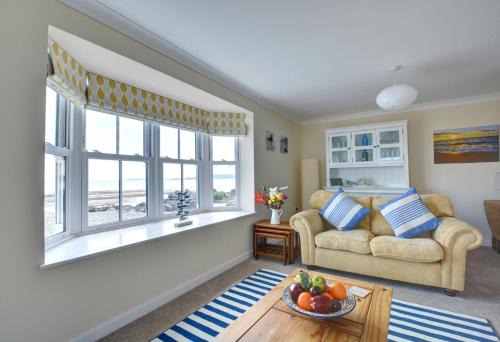 5 Bed in Amroth oc-pw9068