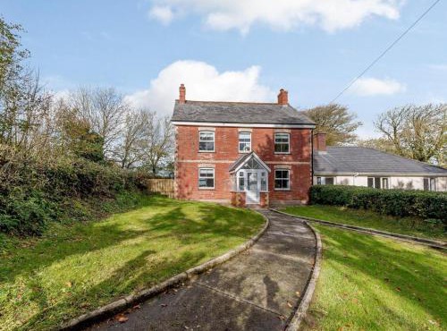 5 Bed in Holsworthy oc-79454