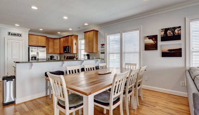 5 bedroom,4 bath! Elevator! 2 min. to the ocean! Only thing missing is you!